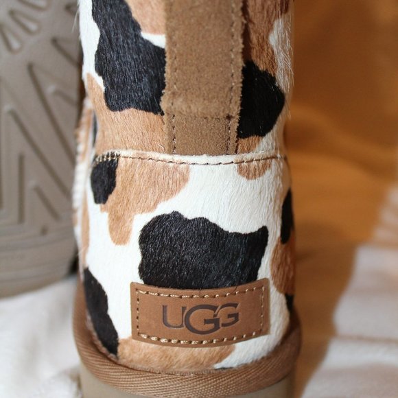 NIB UGG COW CALF HAIR MINI SHEARLING‎ LINED WINTER BOOTS BLACK CHESTNUT - Picture 5 of 8